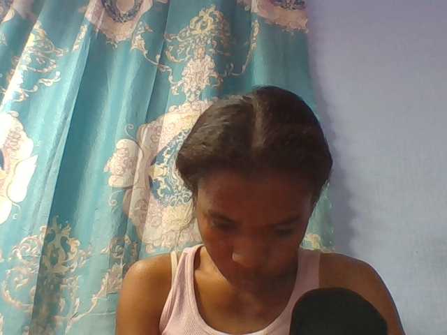Emelie1a live cam on BongaCams