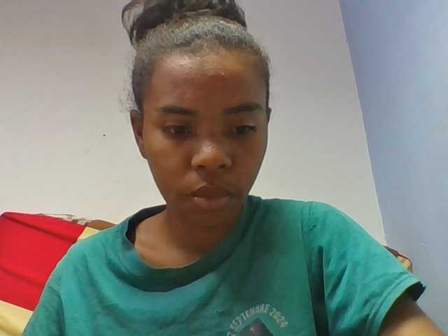 Emelie1a live cam on BongaCams