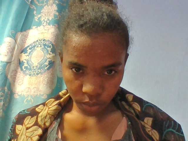 Emelie1a live cam on BongaCams