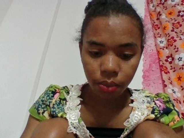 Emelie1a live cam on BongaCams