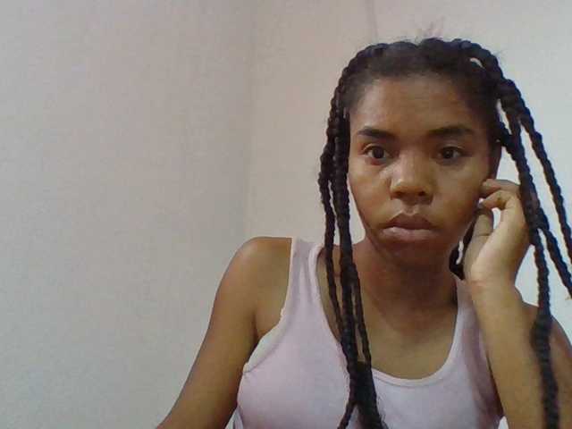 Emelie1a webcam bongacams model stream image