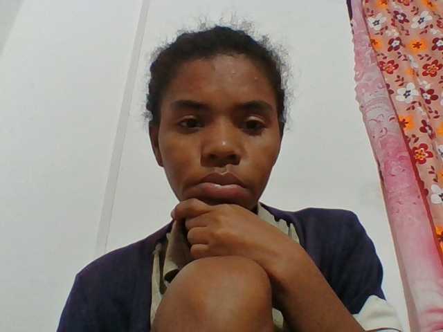 Emelie1a live cam on BongaCams