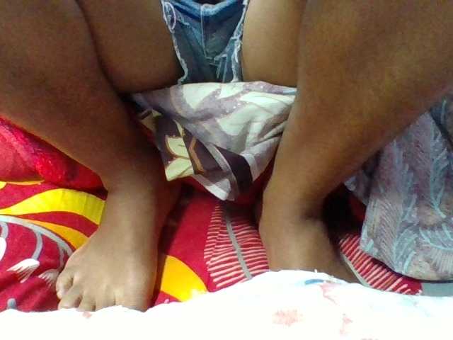 Emelie1a live cam on BongaCams