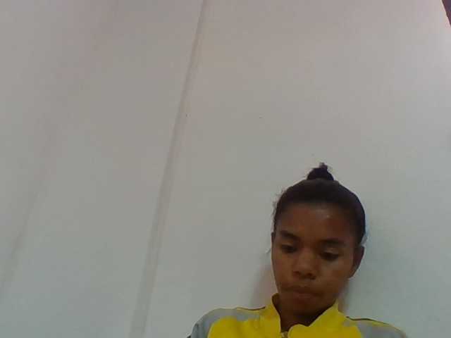 Emelie1a live cam on BongaCams