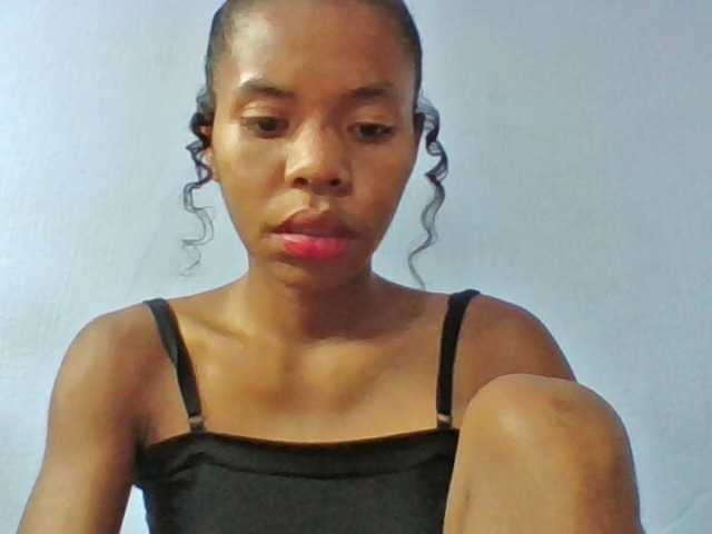 Emelie1a webcam bongacams model stream image