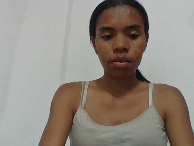 Emelie1a live cam on BongaCams
