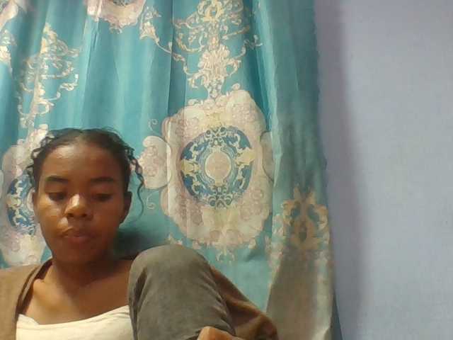 Emelie1a live webcam show