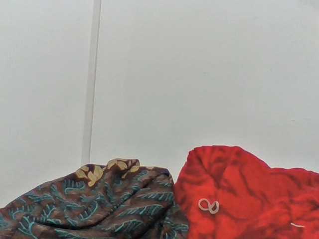 Emelie1a live cam on BongaCams