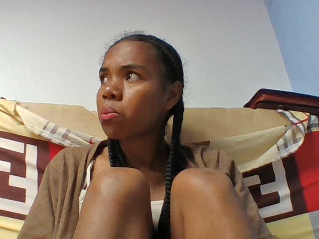 Emelie1a live cam on BongaCams