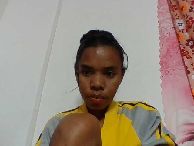 Emelie1a live cam on BongaCams