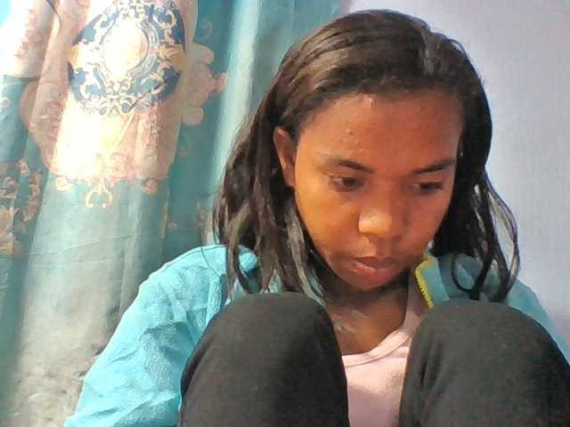Emelie1a live cam on BongaCams
