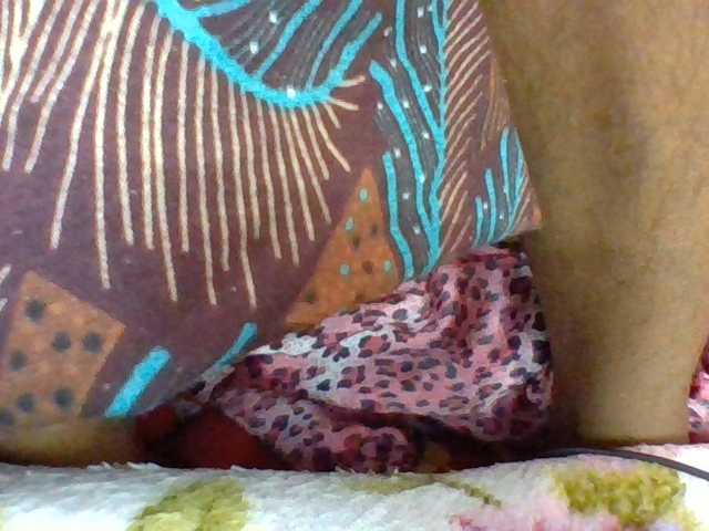 Emelie1a live cam on BongaCams