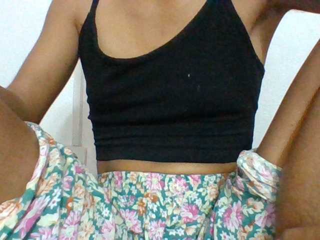 Emelie1a live cam on BongaCams