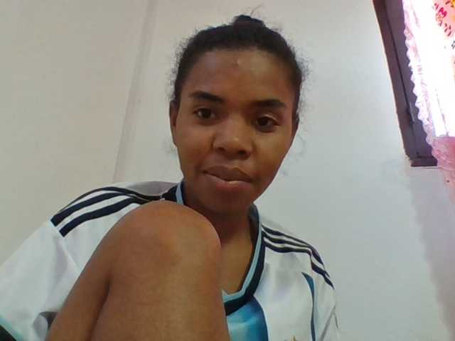 Emelie1a, live now on BongaCams