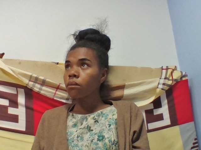 Emelie1a live cam on BongaCams