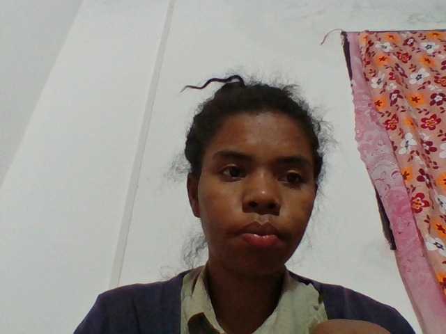 Emelie1a live cam on BongaCams