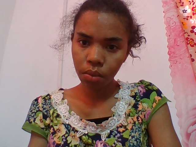 Emelie1a live cam on BongaCams