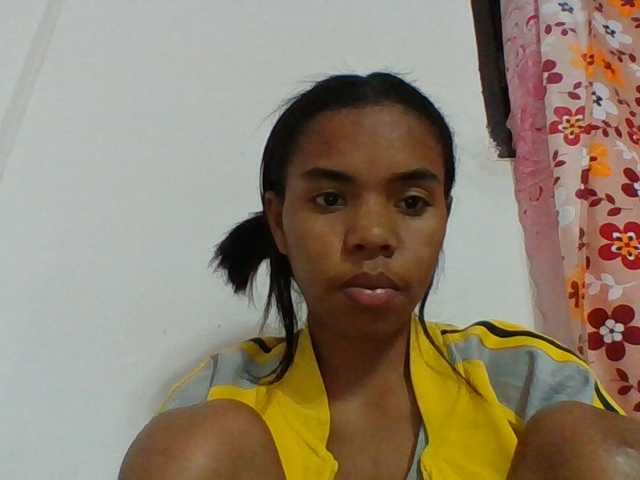 Emelie1a live cam on BongaCams
