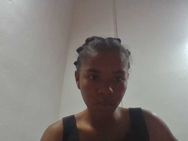 Emelie1a live cam on BongaCams