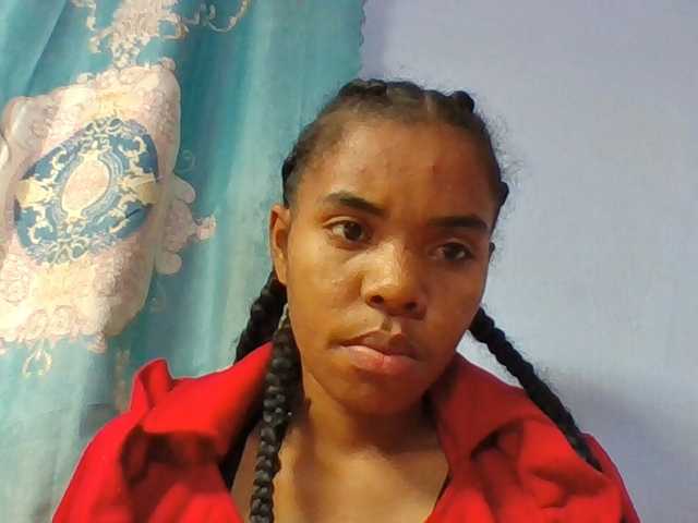 Emelie1a live cam on BongaCams