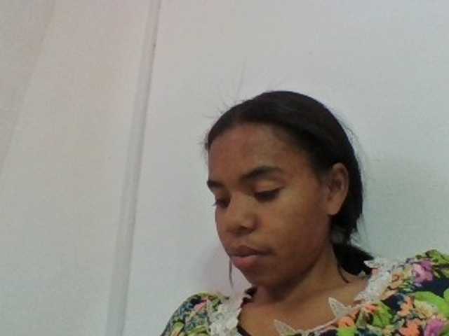 Emelie1a live cam on BongaCams