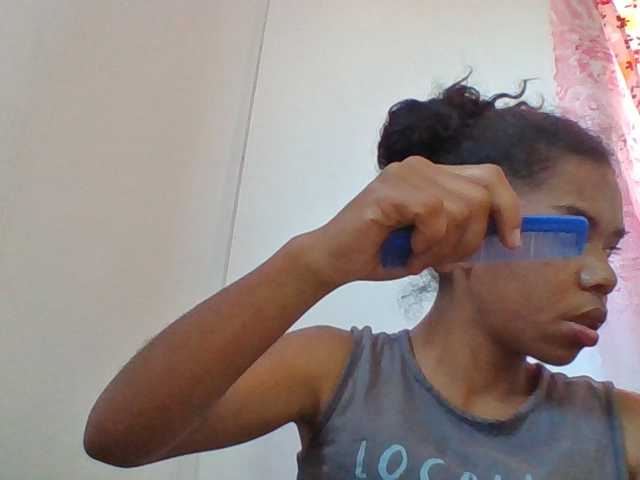 Emelie1a live cam on BongaCams