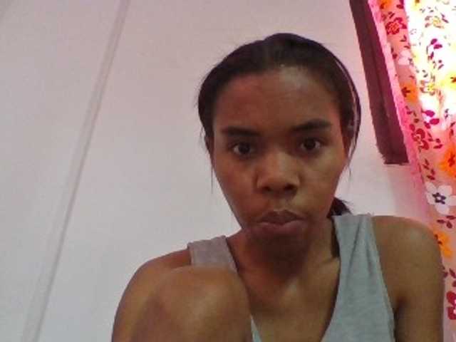 Emelie1a live cam on BongaCams