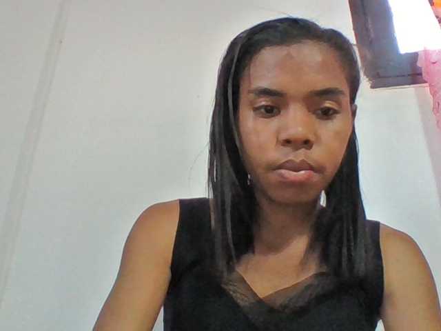 Emelie1a live cam on BongaCams