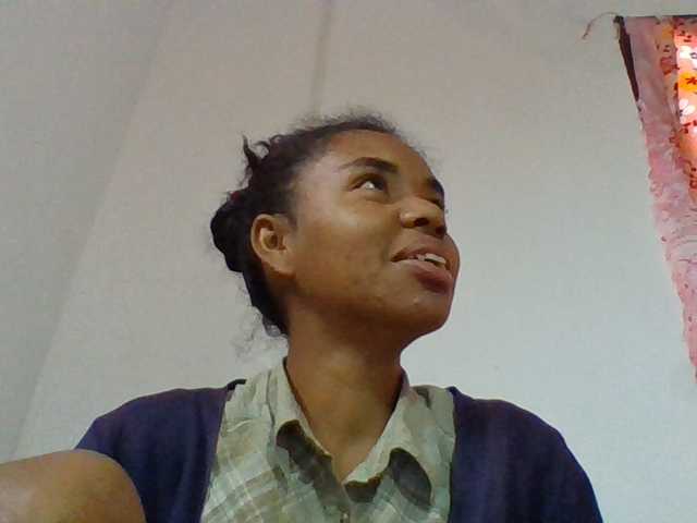 Emelie1a live cam on BongaCams