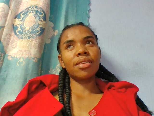 Emelie1a live cam on BongaCams