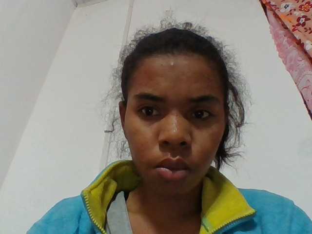 Emelie1a live cam on BongaCams