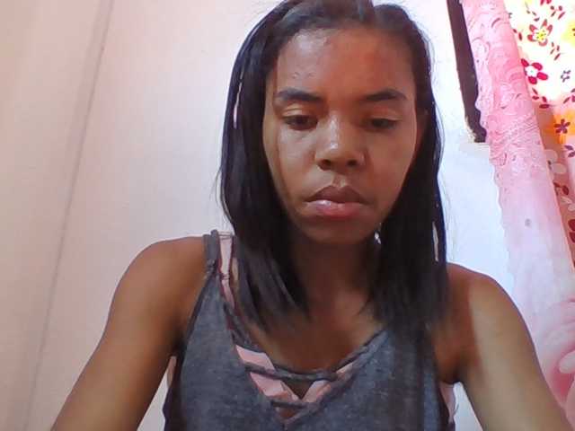 Emelie1a live cam on BongaCams