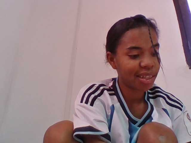 Emelie1a live cam on BongaCams