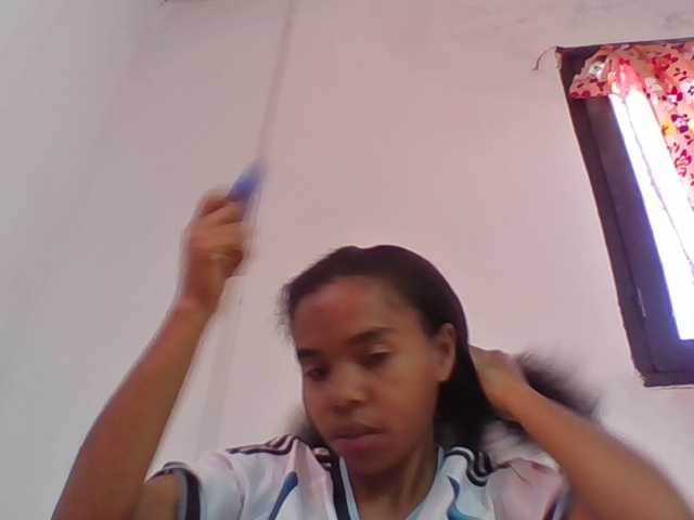 Emelie1a live cam on BongaCams