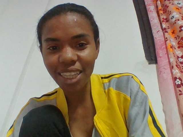 Emelie1a live cam on BongaCams