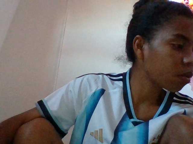 Emelie1a live cam on BongaCams