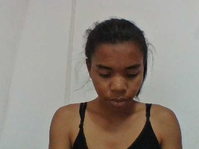 Emelie1a live cam on BongaCams