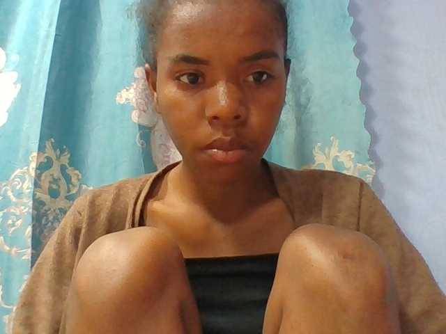 Emelie1a live cam on BongaCams