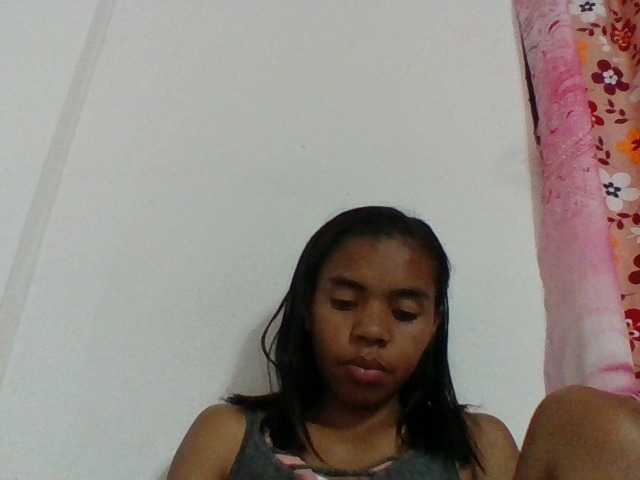 Emelie1a live cam on BongaCams