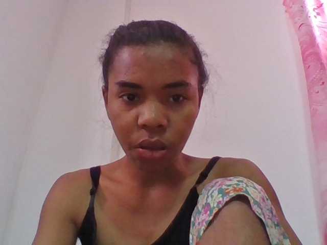Emelie1a live cam on BongaCams