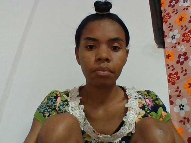 Emelie1a live cam on BongaCams
