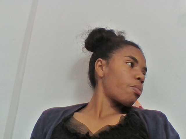 Emelie1a live cam preview