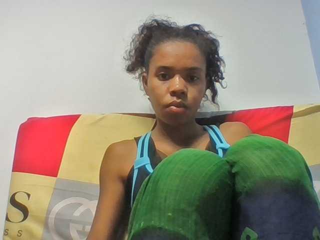 Emelie1a live cam on BongaCams