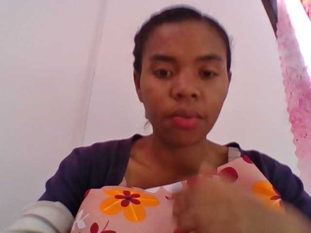 Emelie1a live cam on BongaCams