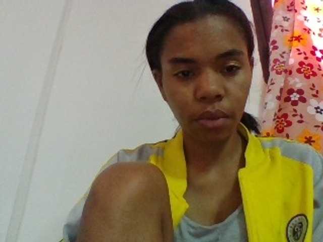 Emelie1a live cam on BongaCams
