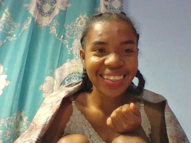 Emelie1a live cam on BongaCams
