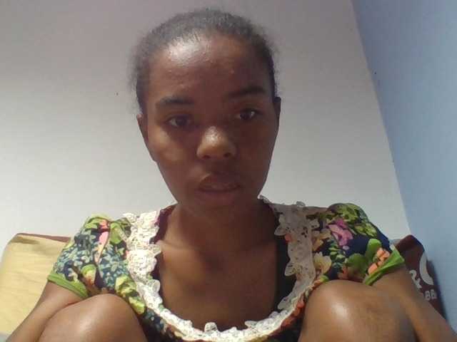 Emelie1a live cam on BongaCams