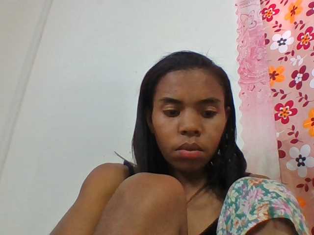 Emelie1a live cam on BongaCams