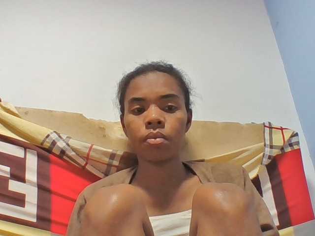 Emelie1a live cam on BongaCams