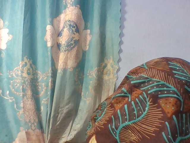 Emelie1a live cam on BongaCams